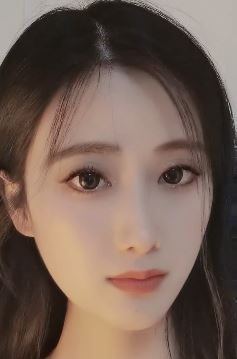 近距离赏美女 这样的五官你觉得精致吗？