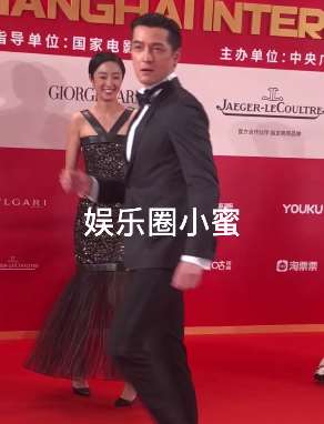 胡歌与桂纶镁飙舞，你觉得谁跳的更好呢?