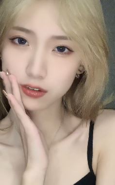 哈尔滨小姐姐「奶瓶不甜」晒精美妆容,越看越好看!网友:洗澡水卖不?我先干一盆。
