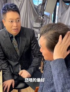 主持人王为念分享与歌手戴玉强搞笑日常