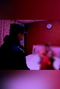 警方突袭足浴店扫黄 还没等问男子不打自招