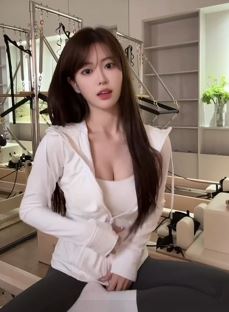 气质小姐姐「我的小熊呢」纯欲穿搭分享日常随拍,看一眼会被电住!