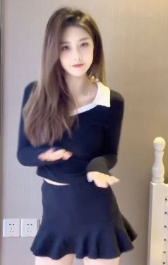 深圳小姐姐「丞丞」居家浅跳everybody打碟摇 网友:点赞是个传统美德!