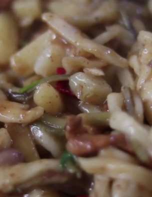 干豆角焖面的做法，不会做可以照的视频教程一步步来！