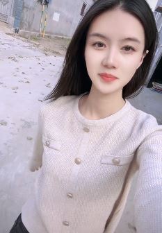 精致小姐姐「老板来碗板面」分享户外日常好状态 网友:好清馨的女孩