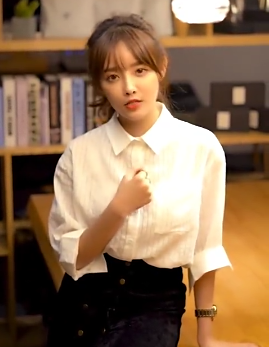 听听这位美女歌唱的如何