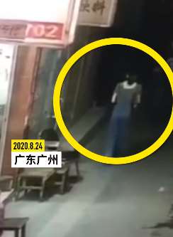 广州一女子深夜过小巷被男子搂抱按倒猥亵