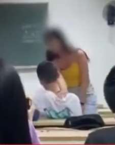 "我睡过的男人里你最差劲"，广东一女生教室连打男友3耳光！
