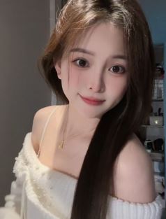 可爱女主播「苏酥」露肩穿搭分享日常好状态,今天的造型太迷人!