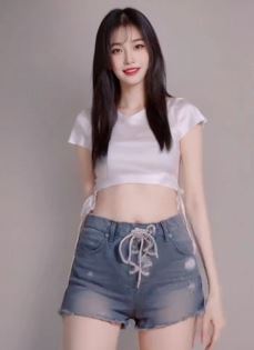 好看小姐姐「舞梦琳」活力穿搭秀身材,这颜值这身材真是一等一!