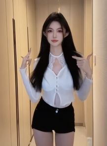 性感女主播「稚昂张」纯欲穿搭居家秀身材 网友:极品御姐