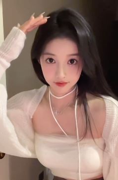 重庆小姐姐「小苏菲Yomi」恶搞:@一个好友,2月后肉肉会转移给他!