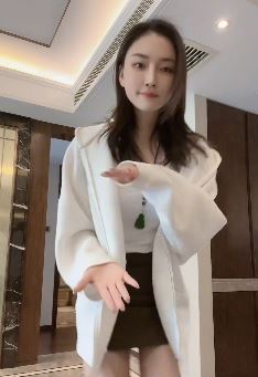 小姐姐「念然」在家隔离无聊一个人跳舞 网友:美的有点过分了哈!