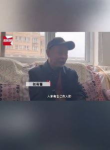8旬老人救6岁儿童被撞反安慰车主