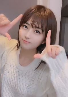 可爱小姐姐「王小默」玩自拍,想不想与这样的清纯小姐姐谈个恋爱呢?