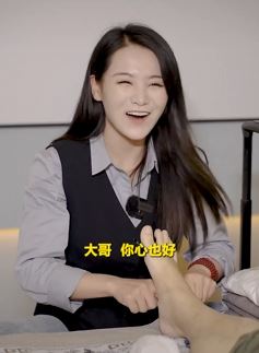 大碗搞笑视频：大哥，你的肾果然好，这么按你都没反应！