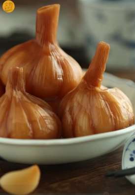 桂花糖蒜怎么做，看完这个视频你就学会了！