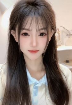 迷人甜妹「祝伊然」化精致美妆分享近距离随拍 网友:眼睛好好看
