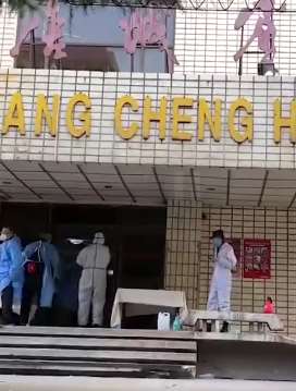 西安一留学生回国后被送酒店隔离 14天交5880元且床单有血渍