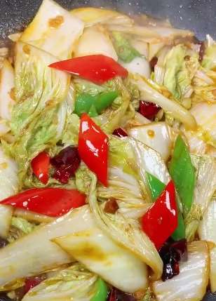 酸辣大白菜的做法，这道家常菜看着就想吃！