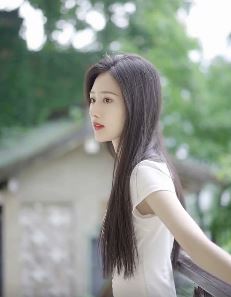 超美侧颜小姐姐「妍霏有点甜」网友:绝代佳人仙气飘飘 !