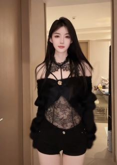 漂亮小姐姐「稚昂张」穿蕾丝透视装居家浅跳,这身造型出街一定很拉风!