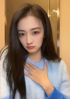 演员徐璐居家玩手势舞，一展新冠康复好状态 网友：还是那么美