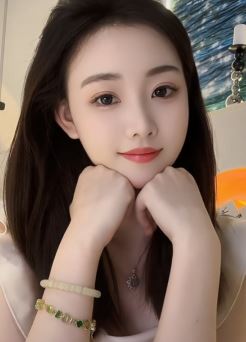 精致小姐姐「梨想」穿时尚美裙分享居家随拍,喜欢从这一刻开始!