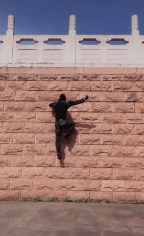 郑超龙空翻跑酷视频  网友：燕子李三！