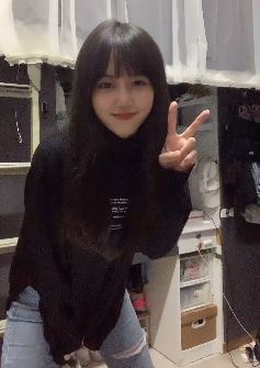 洋溢着青春与活力的美女大学生「礼礼耶」网友:一个字美,二个字漂亮!