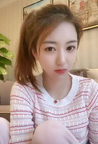 用倾国倾城形容这位姑娘,你觉得贴切吗?