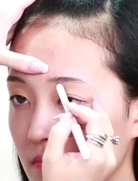 不同的脸型眉毛画法也各不相同,girls快来学学吧!