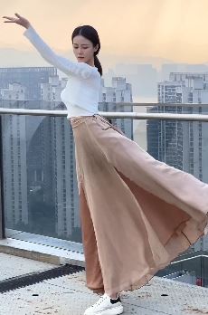 杭州小姐姐「加貝」用一段舞蹈为考生加油,祝金榜题名!
