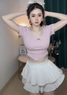 迷人女主播「陈扁扁」纯欲穿搭居家跳魔性扭胯舞