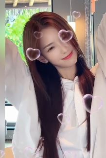 网红美女「孙一宁」居家跳手势舞,配文:录了起码100遍