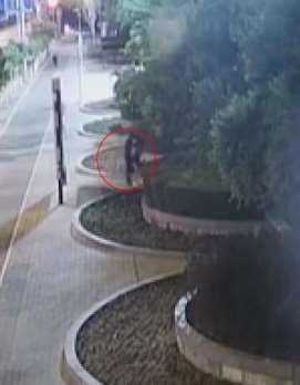 醉汉深夜尾随独行女子实施抢劫