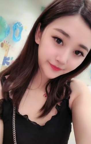 95后网红美女，美女说自己胖了，你认为呢？