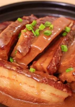 芋头扣肉这么做肥而不腻 口感就是不一样！