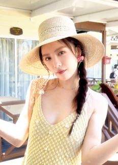 演员蔡文静清凉穿搭分享户外游玩vlog 配文:风正好阳光正好,一切都刚刚好