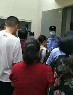 学生帮老师搬家中暑身亡 到底谁的责任听听各方怎么说