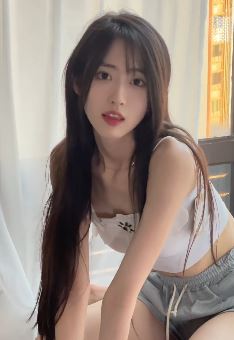 纯欲小姐姐「鹿鹿很矮」分享生活日常 网友:坚持每天看美女