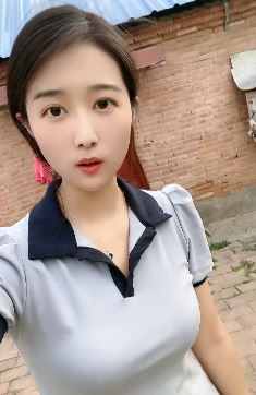 漂亮农村小姐姐「陈老师」带你看她的豪宅,2间大瓦房还外带个小厨房!