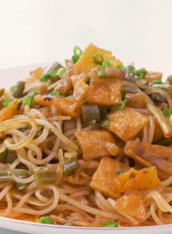 花式爆炒螺蛳粉 吃一口就上瘾