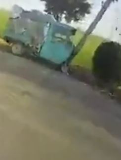 安徽蚌埠一男子骑三轮车撞树上面部流血受伤