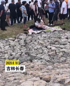 长春3小女孩松花江边玩耍2人不慎落水溺亡