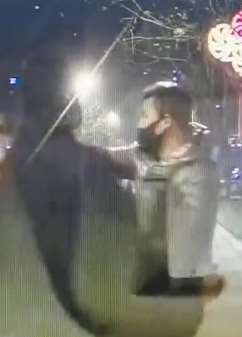 醉酒乘客不戴口罩不系安全带，的哥劝阻反被殴打