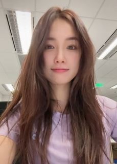 小姐姐「Rita」分享上班工作日常,称下班前吃了个瓜晚饭都省了!