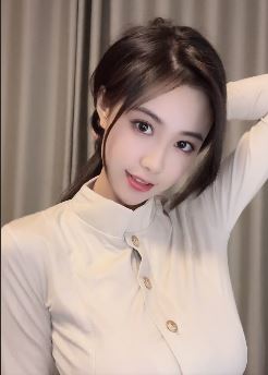 快手美女小姐姐《仙儿很nice》想你了 网友：妩媚迷人！