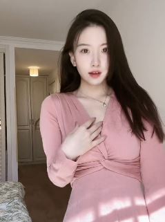好看小姐姐「胡萝卜的卜」分享居家跳肘击摇摆舞 网友:美丽俏佳人