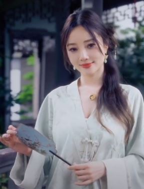 演员李小璐国风古韵穿搭分享景区随拍 网友：画中美人